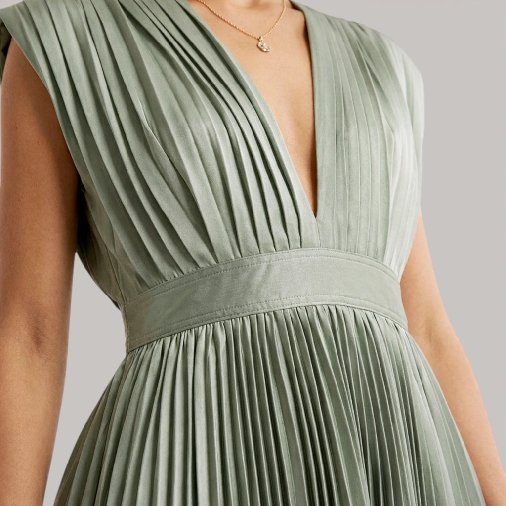 Elowen | Women’s Pleated Midi Dress