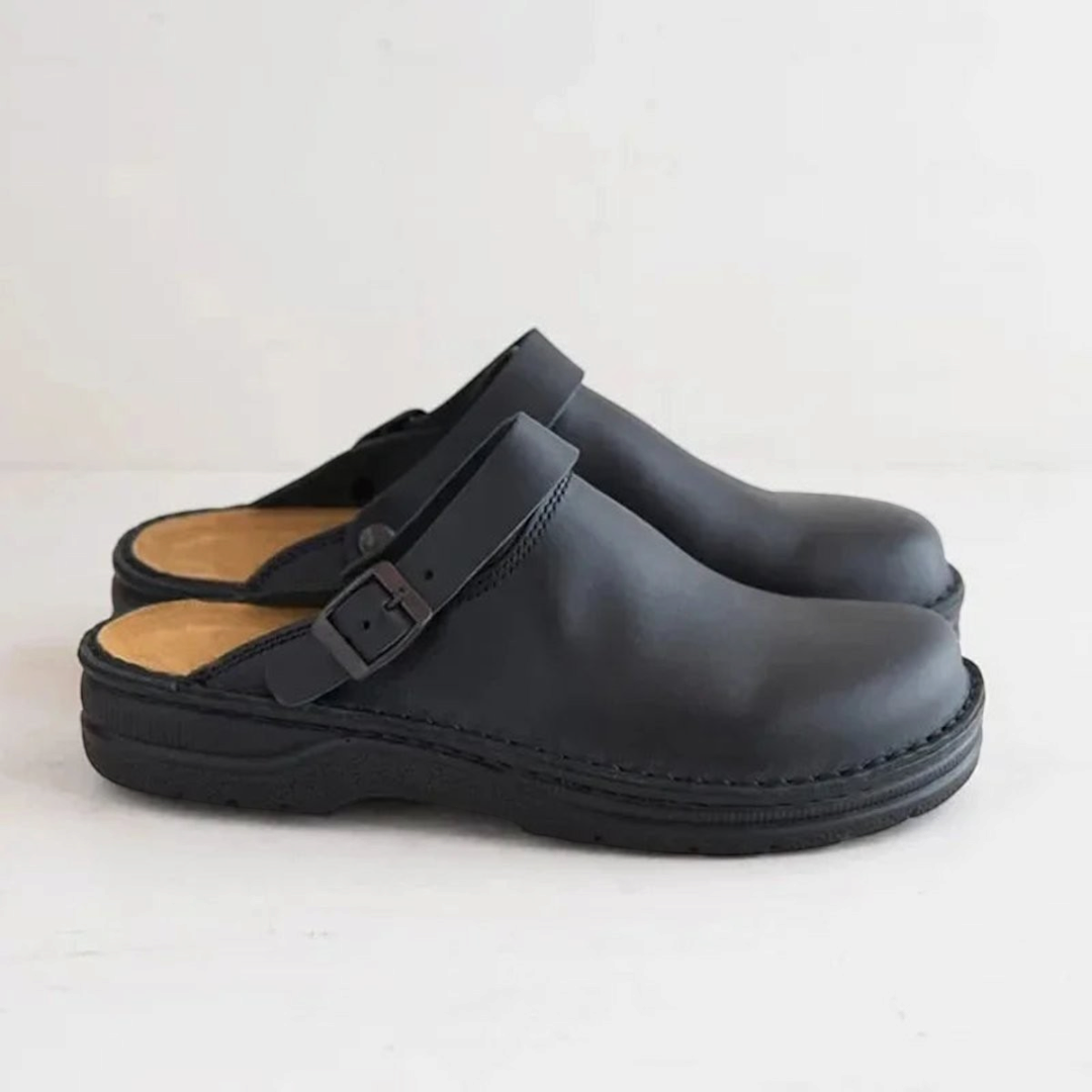 Tommy | Men's Leather Closed-Toe Clogs With Adjustable Buckle Strap